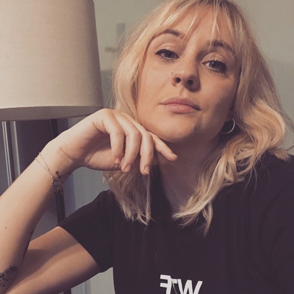 Meet your Posher, Caisy - Picture 2 of 5